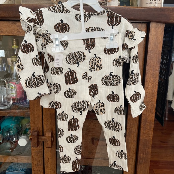 Jessica Simpson Set - Picture 3 of 3